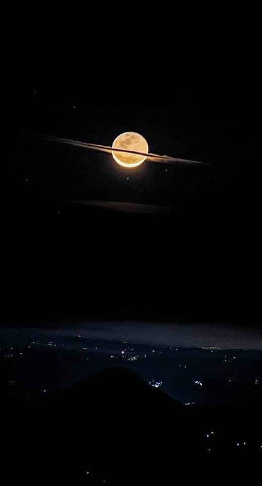 Au Guatemala, la nuit du 24 décembre 2019, la Lune s'est déguisée en Saturne!

 ©Francisco Sojuel