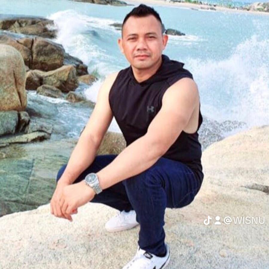 Wizjkt's tweet photo. Semarang.. 
Di tempat dan panggilan..
#pijatsemarang 
#massageboysemarang
#gaysemarang
#gayjawatengah 
Good massage plus service
08568789261 https://t.co/ZhkdzOGjH2