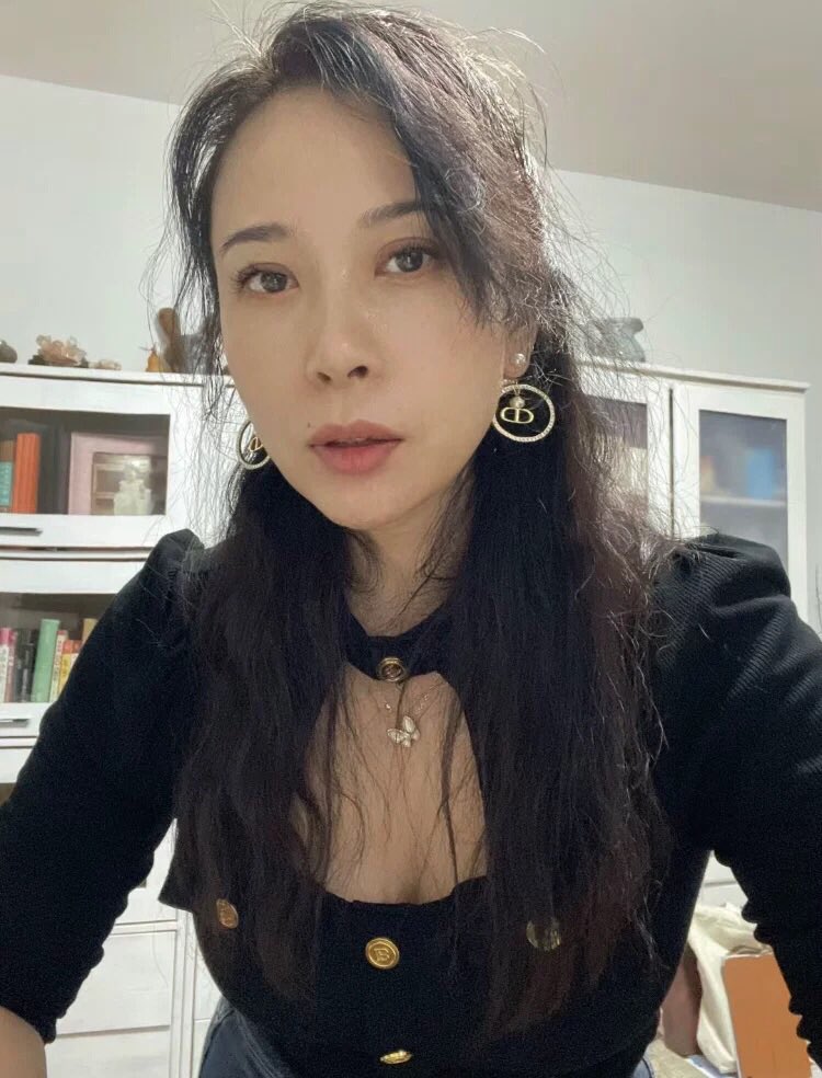 福州42岁美丽动人的霞姨 https://t.co/V7EdLfcoAI