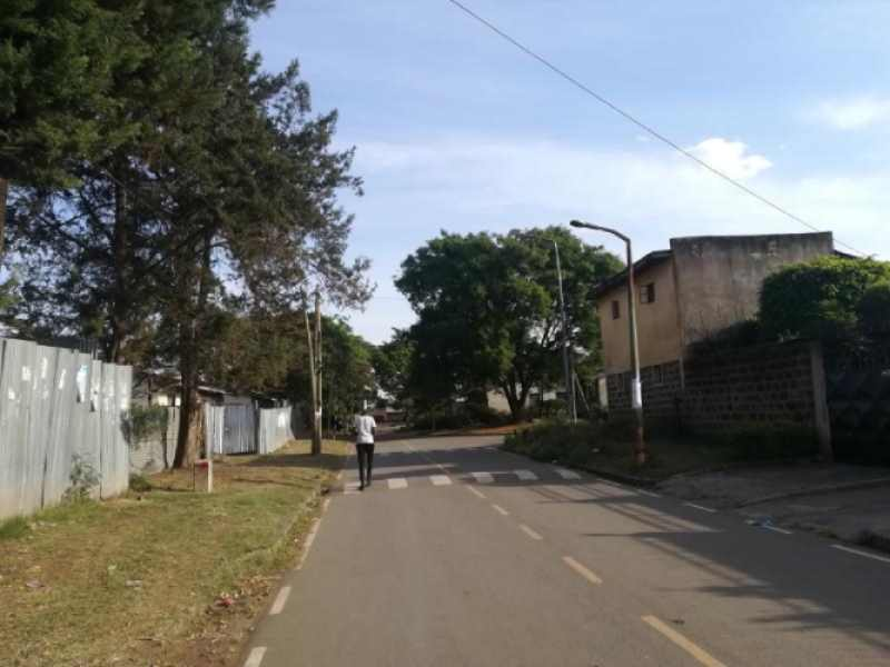 C_NyaKundiH's tweet image. Police officers residing in Harambee Estate Police Lines have reportedly been without water for the past four months. They have called on the government to settle the Ksh 6 million arrears owed to restore the supply.