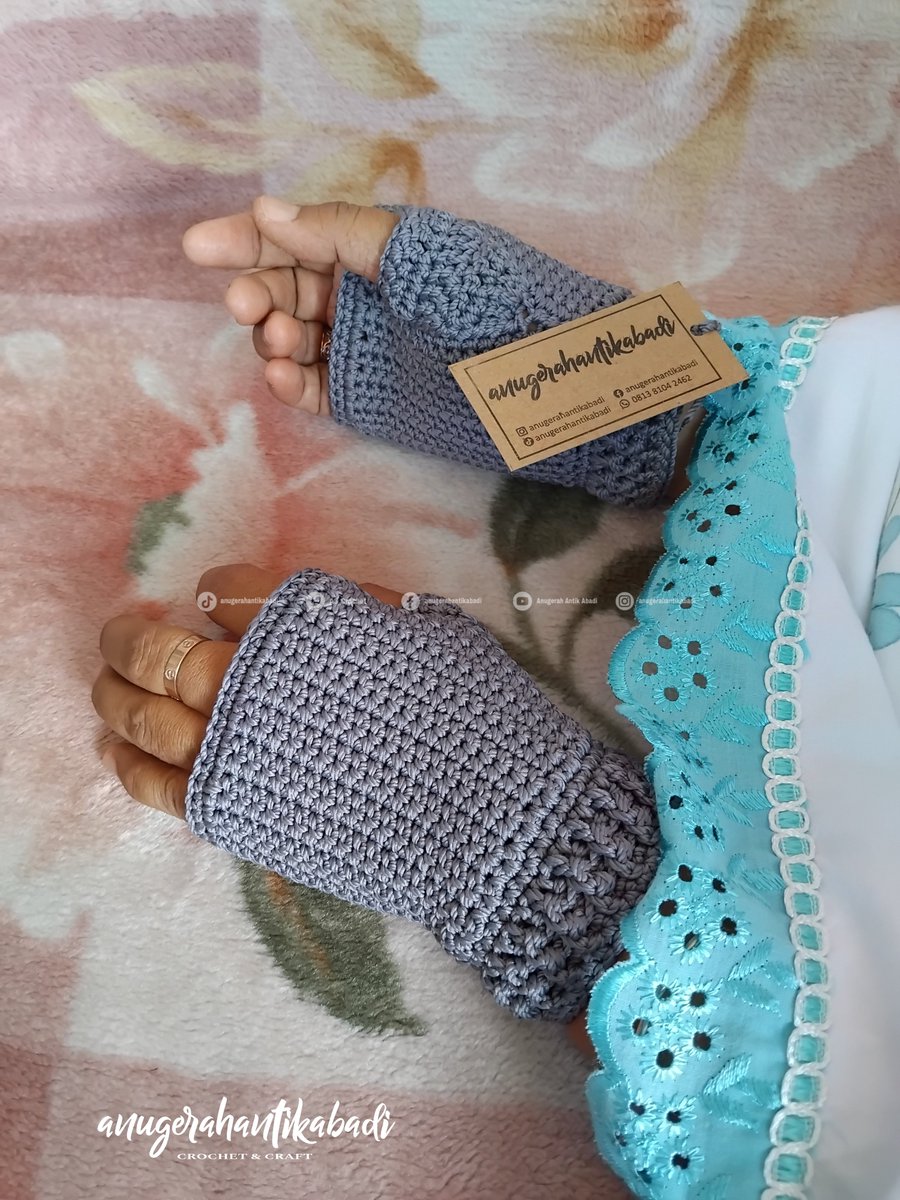 A3_Crochet's tweet photo. Alhamdulillah..
Handsock Pendek Full Custom Handmade dgn pola rajut yg lebih rapet
Pola & warna boleh request suka² lho
#sarungtangan
#handsock
#sarungtanganhandmade
#handsockforladys
#sarungtanganrajut
#sarungtanganrajutabu
#halfhandsock
#anugerahantikabadi
#umkmindonesia https://t.co/g21IXHs4nq