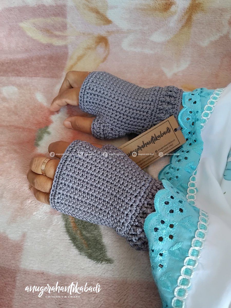 A3_Crochet's tweet photo. Alhamdulillah..
Handsock Pendek Full Custom Handmade dgn pola rajut yg lebih rapet
Pola & warna boleh request suka² lho
#sarungtangan
#handsock
#sarungtanganhandmade
#handsockforladys
#sarungtanganrajut
#sarungtanganrajutabu
#halfhandsock
#anugerahantikabadi
#umkmindonesia https://t.co/g21IXHs4nq