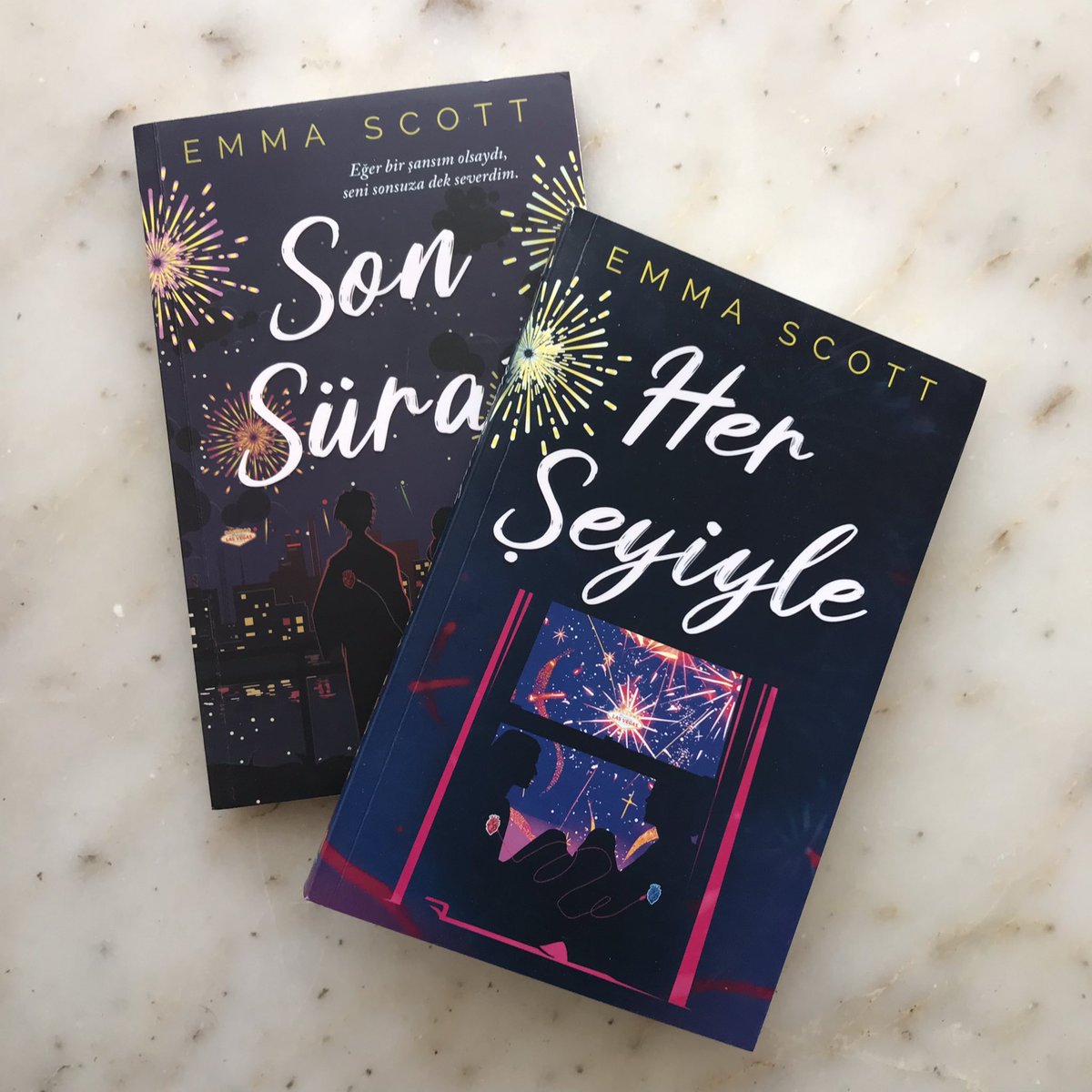 Kitaplığıma en son eklenenler💖
Alışverişin asıl amacı Sevgilim Arrow❤️‍🔥 O kadar merak ediyorum kiii🥹 Son Sürat’i aylar önce almıştım ama henüz okumamıştım şimdi devamını da aldığıma göre huzurla -ağlayarak- okuyabilirim😻
<a href="/lapisyayinlari/">Lapis Yayınları</a> ✨