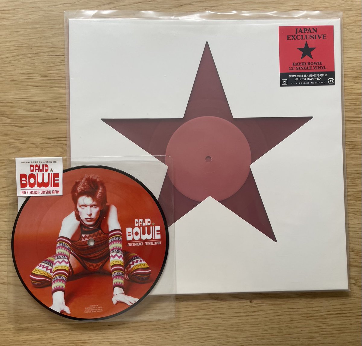 Weird_n_Gilly's tweet image. At the centre of it all, at the centre of it all
Your eyes, your eyes
Ah-ah-ah
#DavidBowieIs #DBIs #Tokyo #Blackstar #CrystalJapan