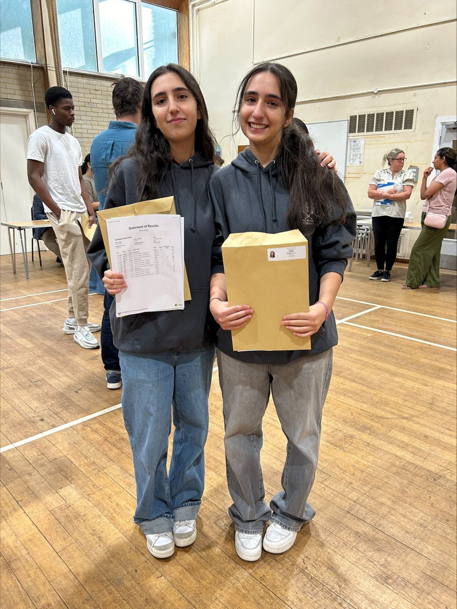 NewsteadWood's tweet photo. We're so proud of our A Level #ClassOf2024! Congratulations on everything you have achieved at Newstead - we can't wait to see what you do next! #WeAreNewstead #ALevelResultsDay 💚💚💚 https://t.co/U9UOReUYbB