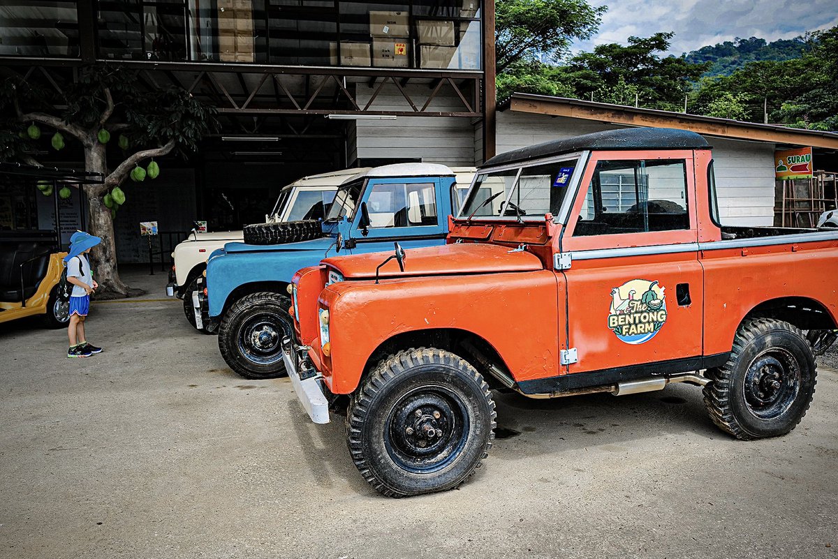 vinowong's tweet photo. Dreaming of the day these rugged beauties become ours. 

#defender #landrover #defender90 
#leicaq2reporter #leicaq2 #leica_photos #leicacamera #leicastoremy #myleicajourney #myleicaphoto #leica_world #streetphotographer #streetphotography #leicacamerausa #LFIblog #leica_camera https://t.co/8RZVLi4OSV