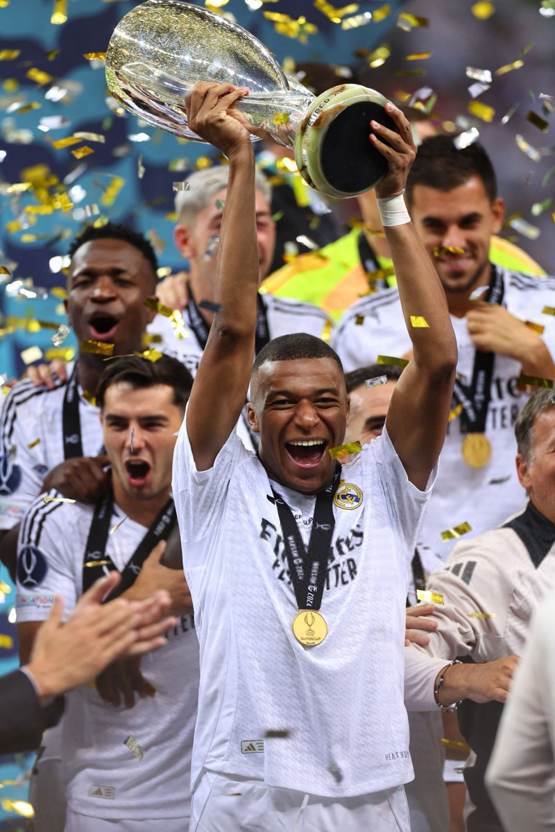 jra7123's tweet photo. #HalaMadridYNadaMas https://t.co/SDb27AjKxh