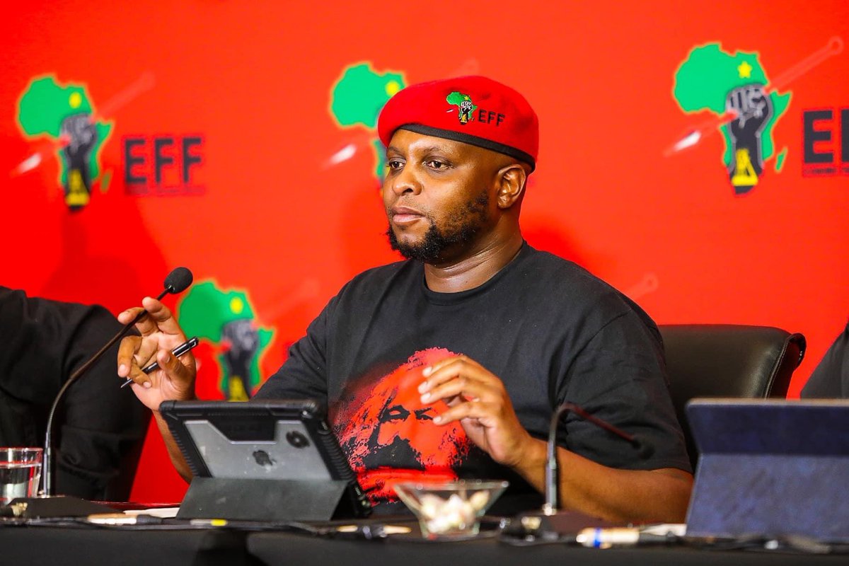 LeviKriel's tweet image. Mark my words. Floyd will never resign from the EFF. All the EFF haters who are celebrating fake news must wait for the #EFFPresser. Floyd Shivambu didn’t work this hard to betray the revolution. EFF is not one your factional parties that change its leaders like underwears.