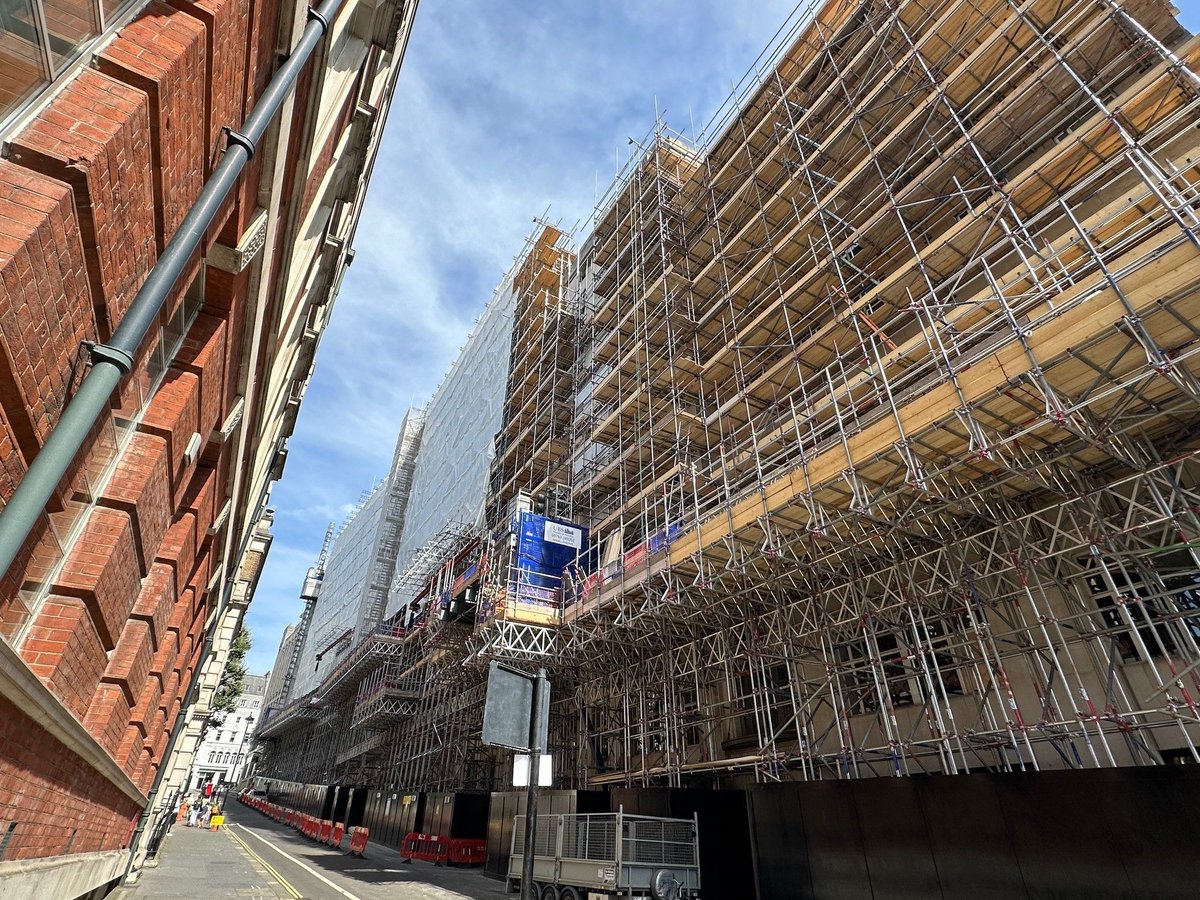 ✅  Cantilevering gantries 
✅  Cantilevering  hoist supports
✅  Cantilevering  lifting beams 
✅  Access Scaffold

... and much more 🤩 

#WeAreGKR #BetterFuture #Construction #Scaffold #London
