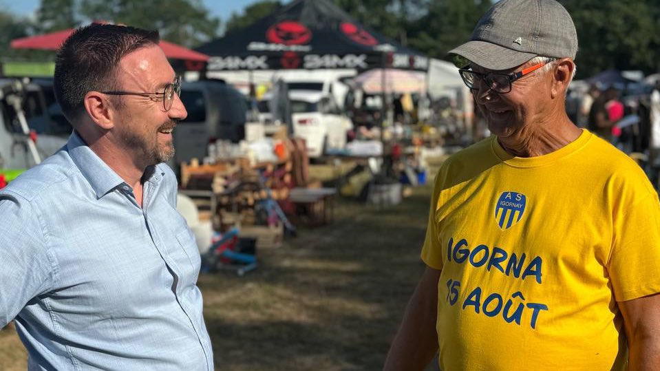 A_Dutremble's tweet photo. 🧢🧩 Passage matinal aux puces d’Igornay, beaucoup de monde en ce matin ensoleillé ☀️ Bravo à l’AS Igornay pour leur organisation 👏 https://t.co/sTcU3t9mpp