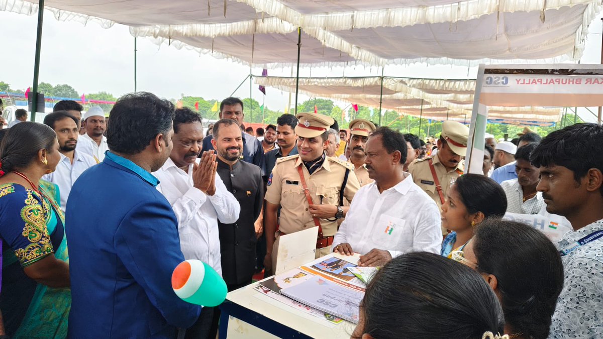 bethoju_task's tweet photo. At the 78th Independence Day celebrations, received an award for the Model CSCs Project in Jayashankar, Chief Guest Shri Podem Veeraiah Chairman TSFDC,Dist Collector Shri Rahul Sharma, IAS,SP Kiran Kare IPS,&amp; MLA G Satyanarayana for their support
@csc_ceo @CSCegov_ @Dwivedimdia https://t.co/TbMcgdOmfw
