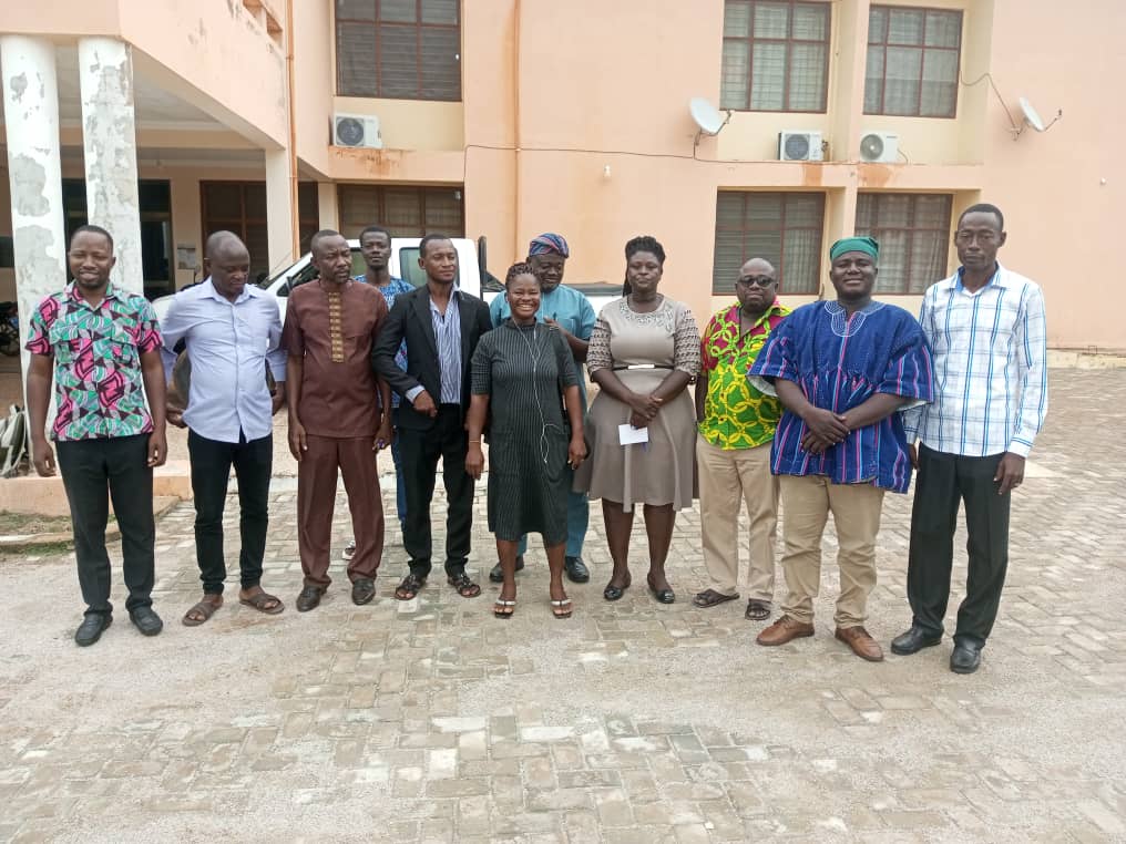 riseghana's tweet photo. Our Evidence for Development #E4D project led by @CDDGha funded by @Hewlett_Found is working with Communities of Practice made up Civil Society Organizations TEERE & CODAC and Technocrats in local governance to promote evidence informed service delivery. https://t.co/00zuiV28BM