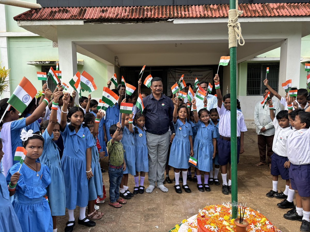 tdr_ganjam's tweet photo. Observance of 78th INDEPENDENCE DAY in Ganjam Tahasil. All staff were present on this auspicious occasion. https://t.co/fiYMXEq47t