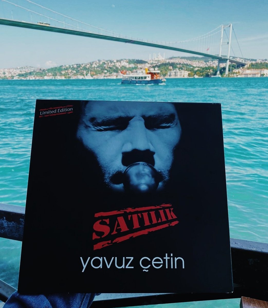 zeynaplln's tweet photo. Tanrı'nın akordu bozuk gitarıdır Yavuz
Köprüde bir akşamüstü
Tam doruğunda solonun
Suya çarpıp kırdığı https://t.co/Afvn3sGOtK