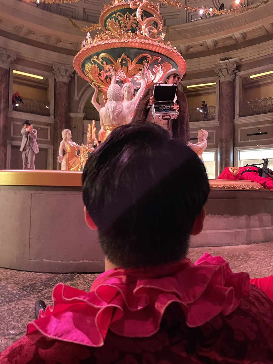 Immersive_Fort's tweet photo. \大喜利キャンペーン第2弾/  

①@Immersive_Fortをフォロー 
②お��の大喜利を引用リポスト（8/23〆切）  

【お題】 写真で一言！  
参加頂いた方の中から 抽選で5名の方にペア1Dayパスをプレゼント！  

お題で一言
_________________________________________
来る会場間違えた....
_________________________________________

皆様のご参加お待ちしております🎆

 #イマーシブフォート東京
