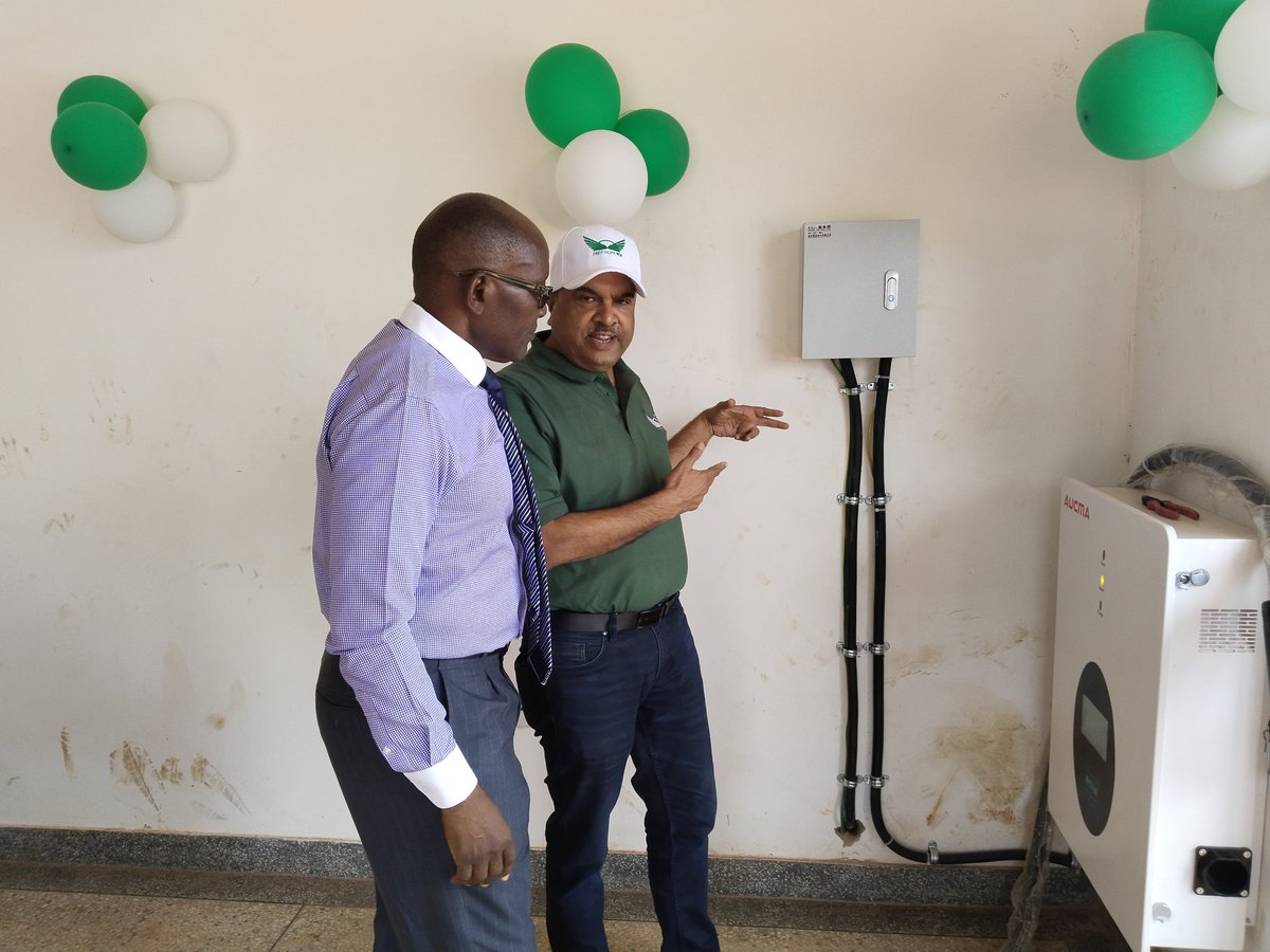Bwaise_Terminal's tweet photo. The most important of all is the People. Great People, Happy People, Positive People 

#BwaiseTerminal #SmarAgenda #FreedomEv https://t.co/y9YS230eTx