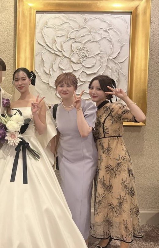 今田美桜とふくれなが着てたlejaさんのドレス、パフスリーブと首周りが