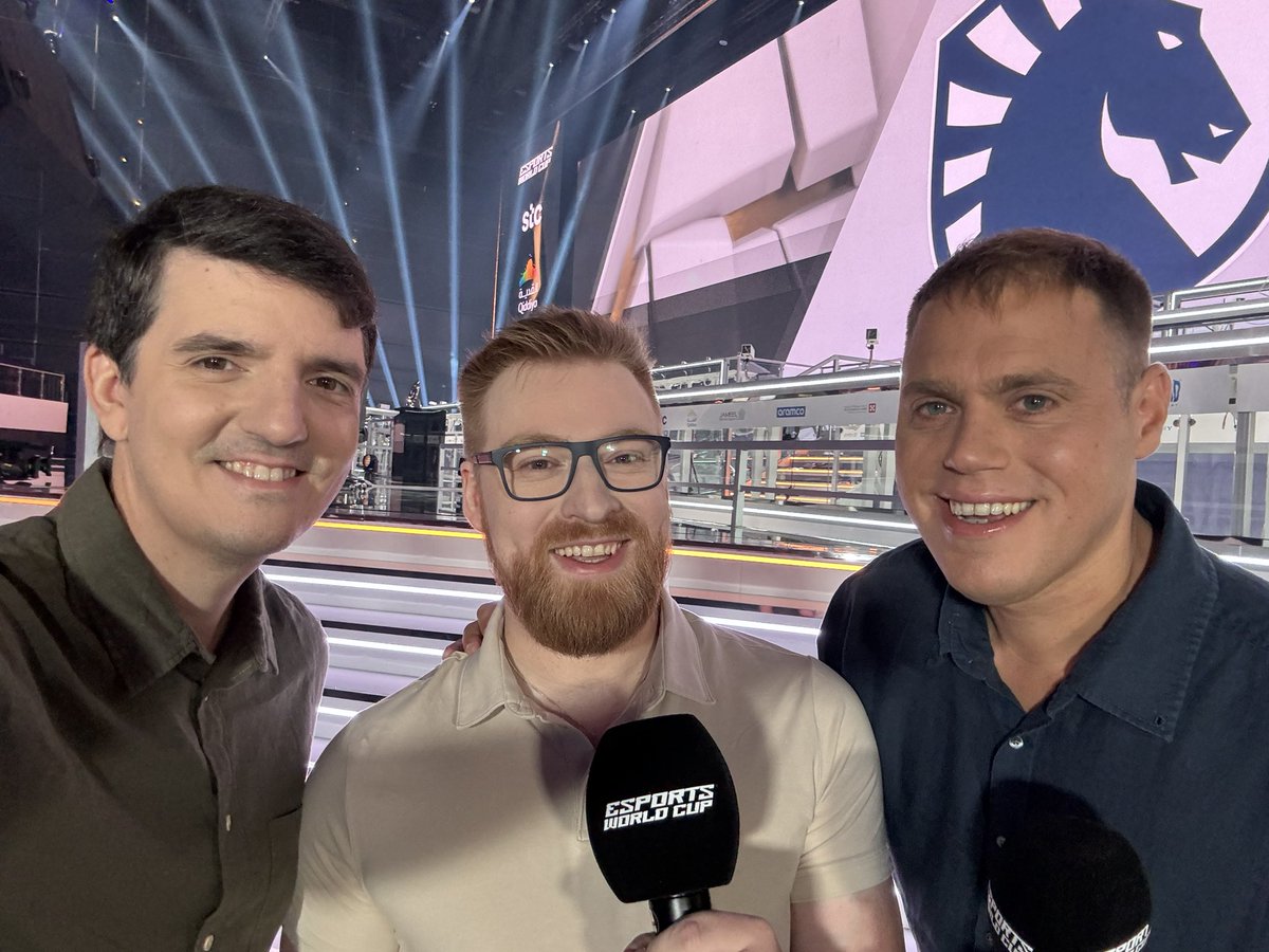 Artosis's tweet image. Going LIVE for #EWC @EWC_EN ! Insane production now!

Twitch.tv/ewc_black