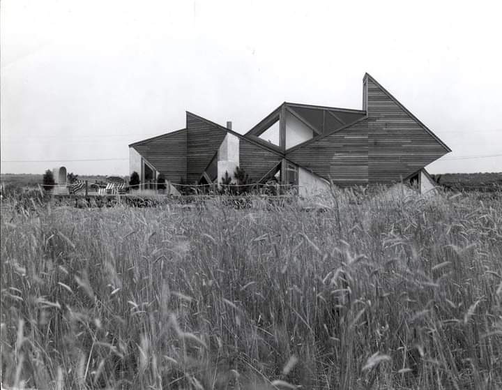areasvellas's tweet photo. The Elkin House, Sagaponack, 1966.
Andrew #Geller, 1924 - 2011
#architecture #arquitectura https://t.co/atPY6ISAFD
