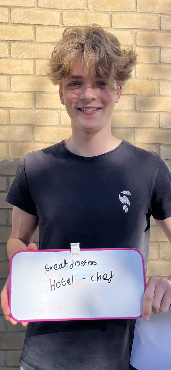 CDSsixthform's tweet image. Already at work, this ⁦@croxleydanes⁩ Year 13 leaver is learning his trade as a chef in a 5 star hotel restaurant. Well done and hopefully we can sample this one day!
