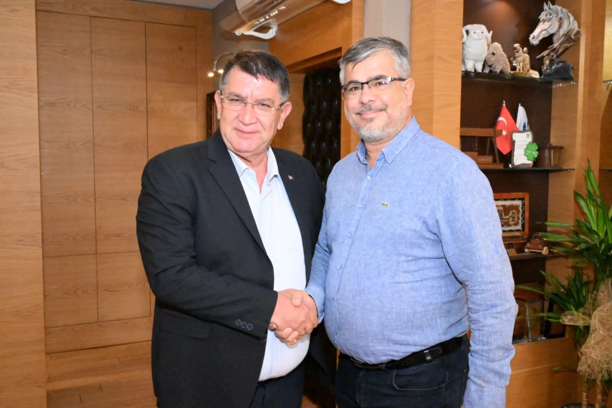 adlihandere's tweet photo. Antalya Fotoğrafçılar Kırtasiyeciler ve Kitapçılar Esnaf Odası Başkanımız Mehmet Bayrak ve Yönetim Kurulu Üyeleri TESK Genel Başkan Vekili seçilmem dolayısıyla Antalya Esnaf ve Sanatkarlar Odaları Birliği'mize tebrik ziyaretinde bulunarak hayırlı olsun dileklerini iletti. Başkanımıza ve yönetimine nazik ziyaretleri dolayısıyla teşekkür ediyorum. @mehmetbayrak07