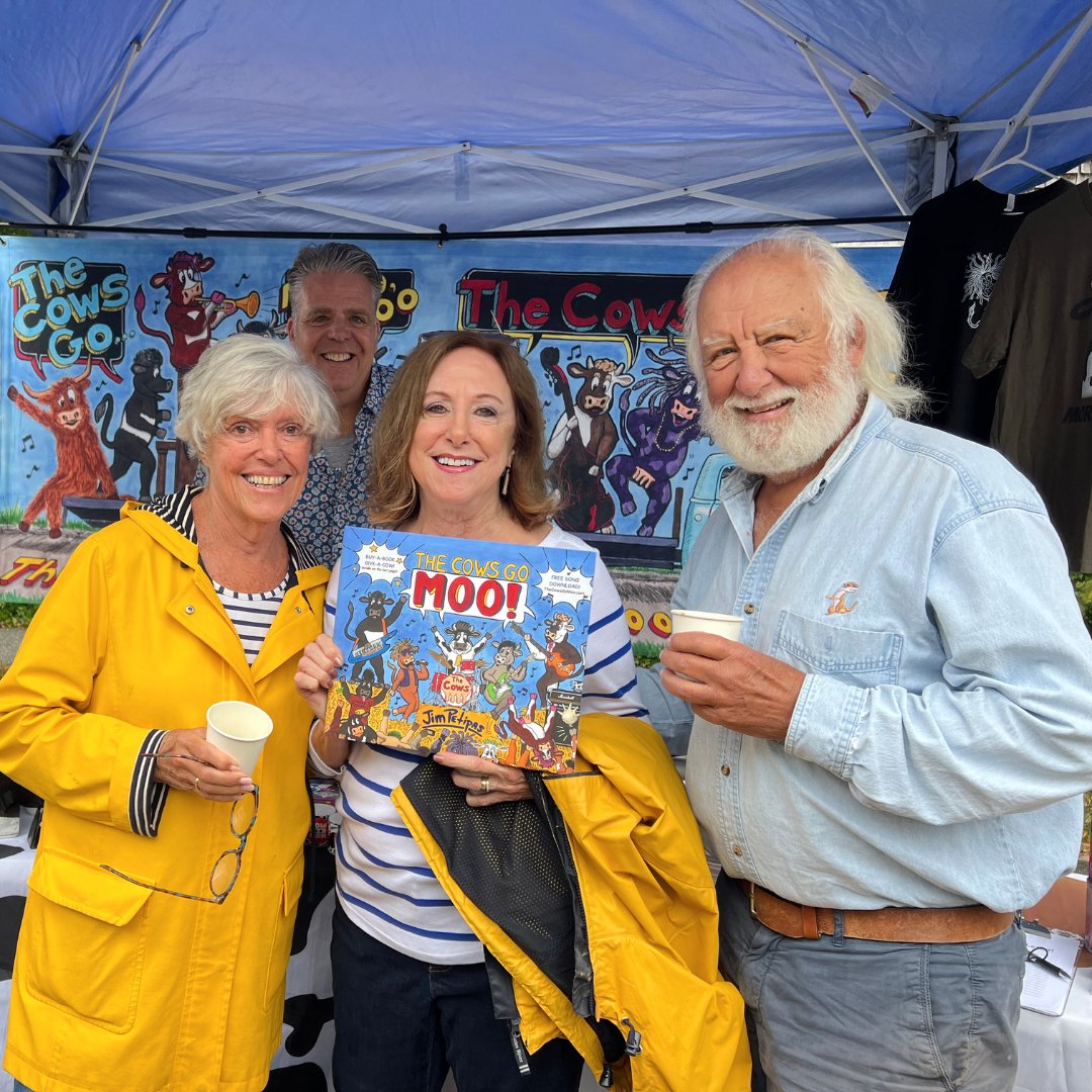 TheCowsGoMoo1's tweet photo. Our Fans of the Week are the Moo Crew from Sandwich, MA! MOOchas gracias to Anne, Jana, and Dean for stopping by at the previously held Sandwich Fest. 🥳

Let’s encourage less screen time for kids!

🛒 Visit The Cows Go Moo! and use code DISCOWNT15 for 15% OFF at checkout. https://t.co/hXd9yaC4gM