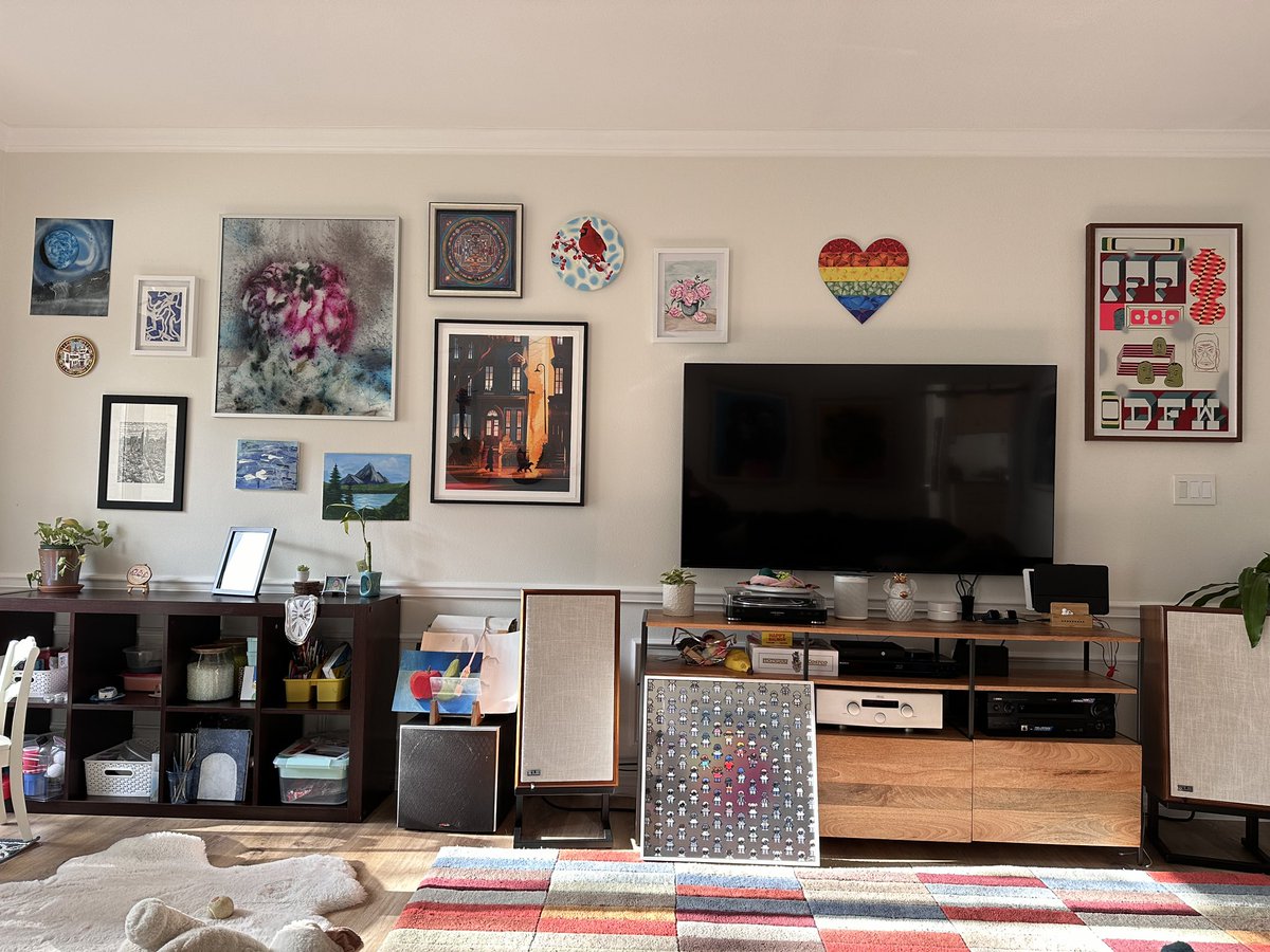 Feels so much better and balanced with the <a href="/deekaymotion/">DeeKay</a> x <a href="/avant_arte/">Avant Arte</a> piece up. This will be a living wall with pieces that come and go. That said, biggest regret is probably letting the <a href="/lphaCentauriKid/">a.c.k.</a> Warothy piece go! =(
Will get one back one of these days I swear.