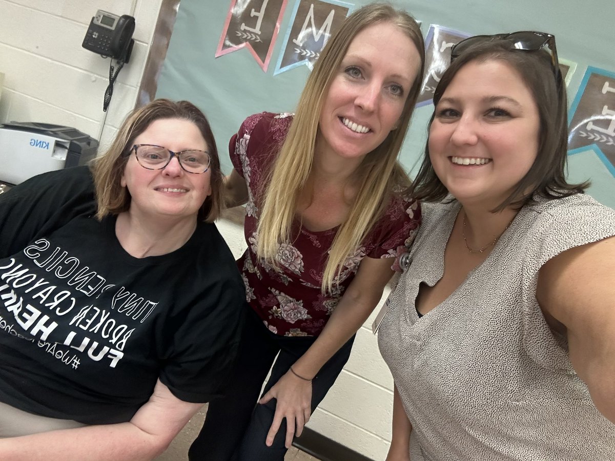 astone0812's tweet image. Session 2 of the morning and we are gearing up for math instruction after some fun networking around the building! #CCSK5Math #WeAreCCS @Michelletemp5 @mellottahill1