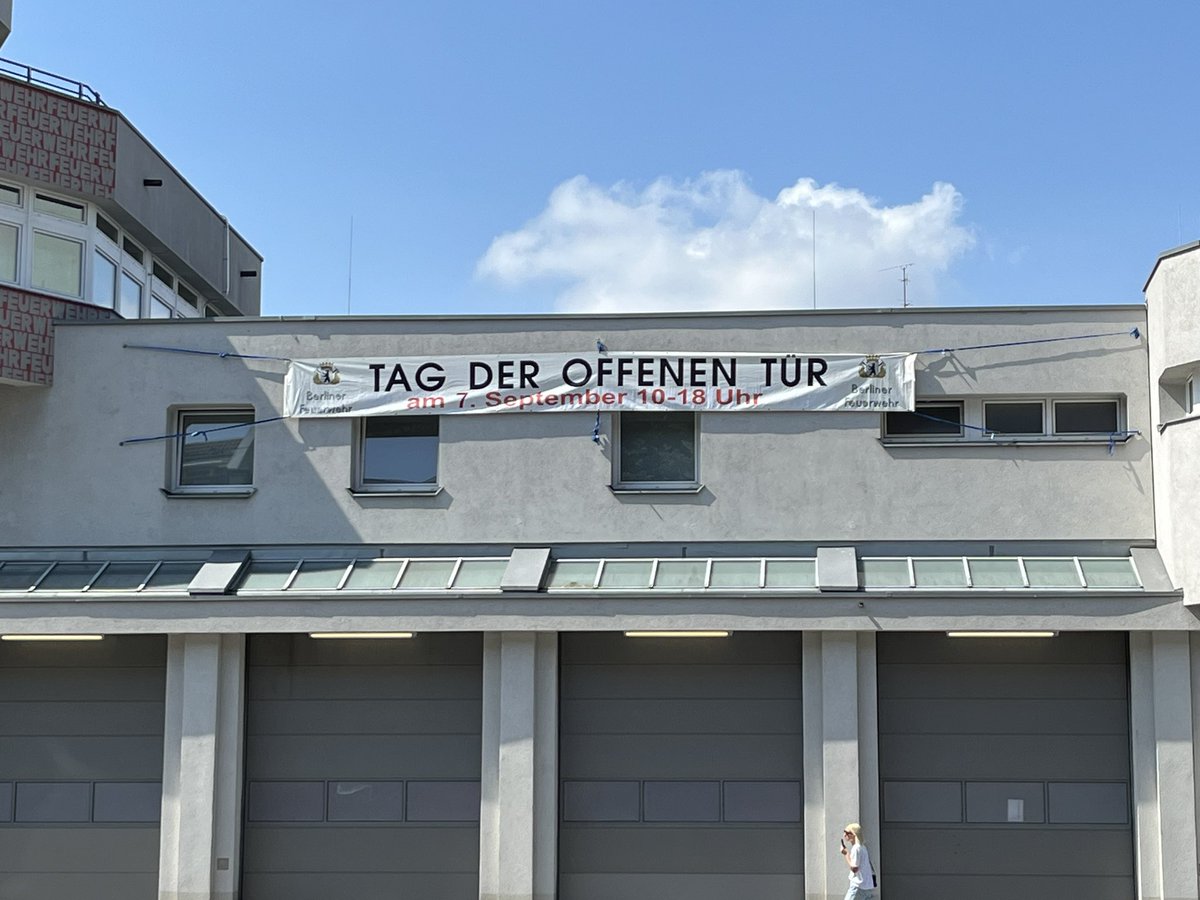 Am 7. September ist wieder Antikmeile in der suarezstrasse.com und Tag der offenen Tür bei der Feuerwache Suarez in Berlin-Charlottenburg. Ein jährlich wiederkehrendes Event für die ganze Familie😊