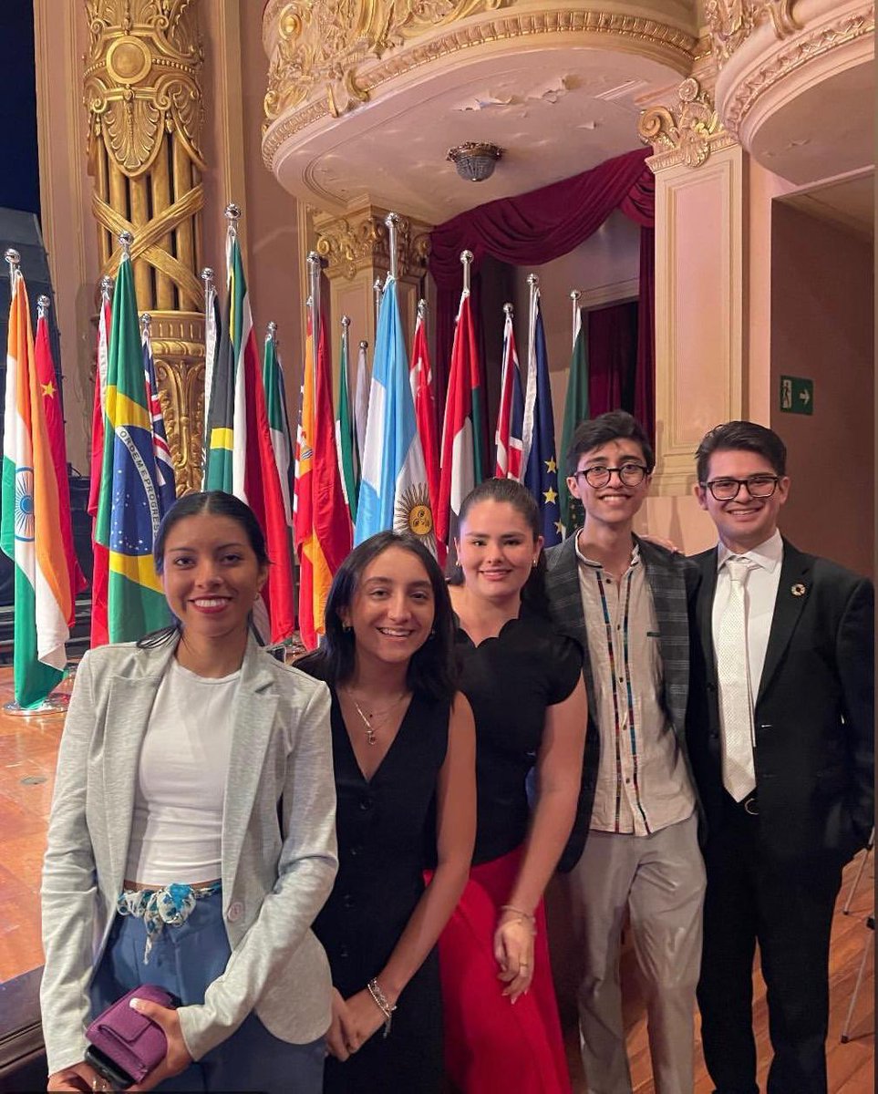 feller_jennifer's tweet image. ¡México está presente en la Cumbre de Jóvenes del @g20org #Y20! 
Durante 5 días, Majo, Valeria, Nahely, David y Pavel representarán a las juventudes mexicanas y debatirán sobre temas globales como cambio climático, desarrollo sostenible y futuro del empleo.
#DiplomaciaCercana