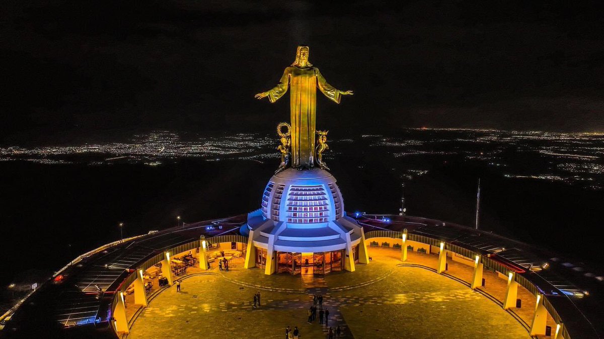 urielesqueda4's tweet photo. ¡ESPECTACULAR! ❤️

Se estrenó nuevo sistema de iluminación en el cerro del cubilete en Silao, Guanajuato 🇲🇽

¡VIVA CRISTO REY! https://t.co/XzR8RqzUdB