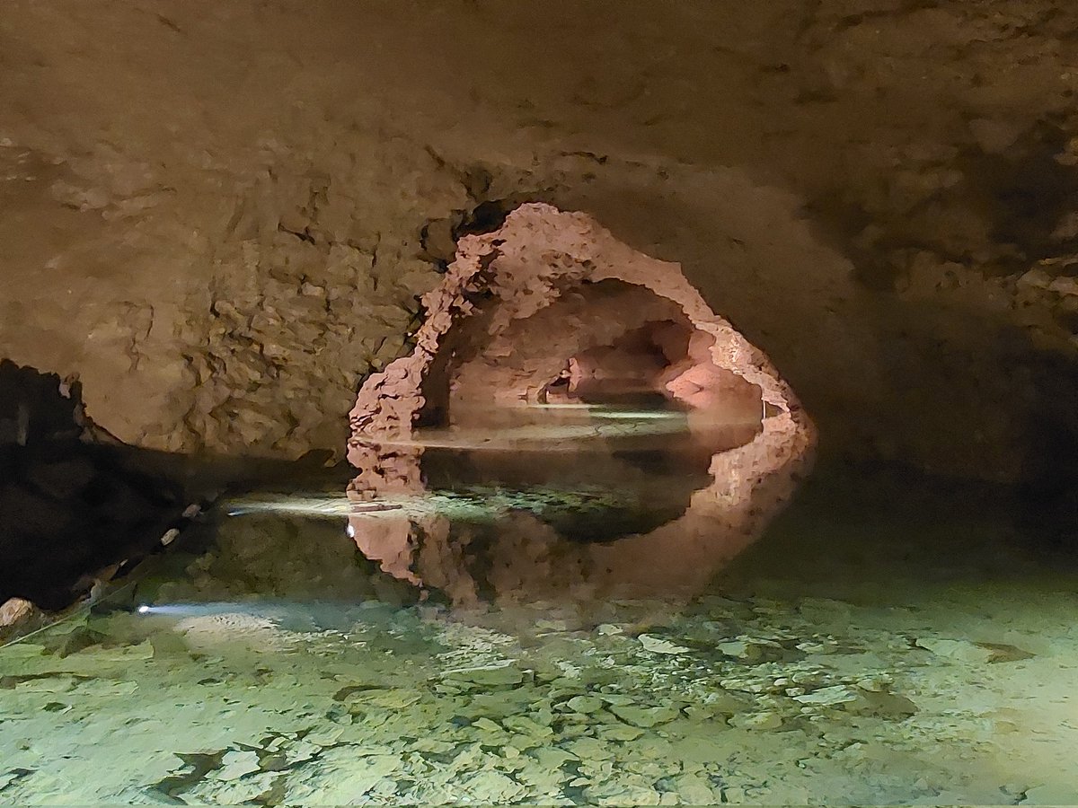 Arizo29's tweet image. Exploring caves today 🤗 #TheConquerorChallenge