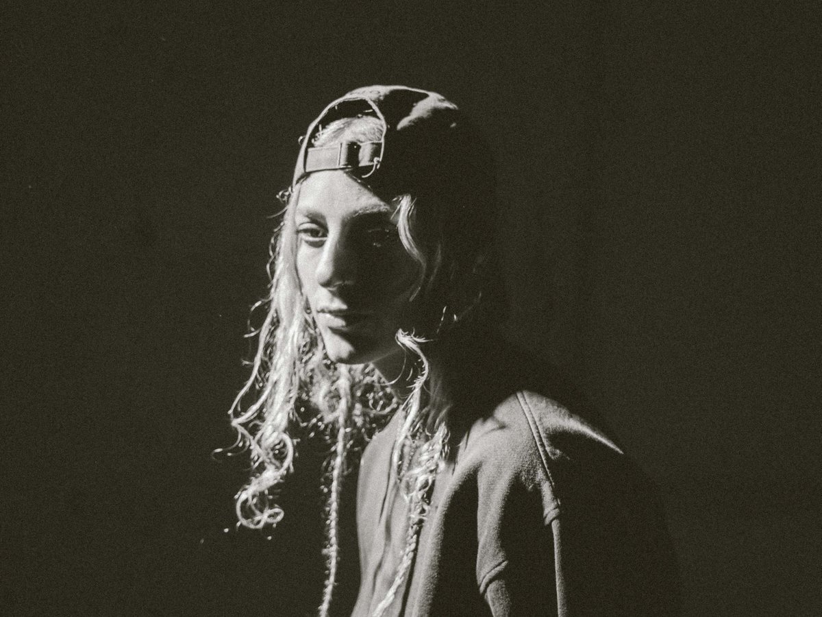 FM's Music Industry Spotlight
Grand Pax Shines in New Single ‘MB BB’ from ‘Crush’ EP

"It's about the intensity of short-term feelings, and the inability to express them"

famemagazine.co.uk/grand-pax-shin…

<a href="/GrandPaxCNTL/">Grand Pax</a>