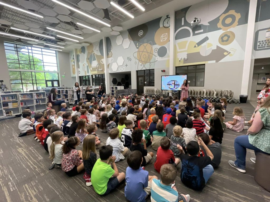 Teachers and Librarians! I'm booking author visits for the 2024-2025 school year and would love to visit your school! If you are interested, please click on the link for more information. 

happydaysinfirstgrade.com/author-visits/