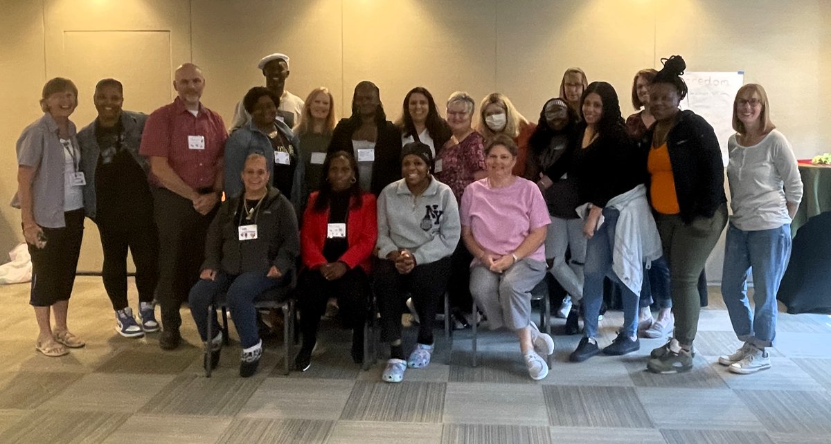 FriendlySeniorLiving tweet media