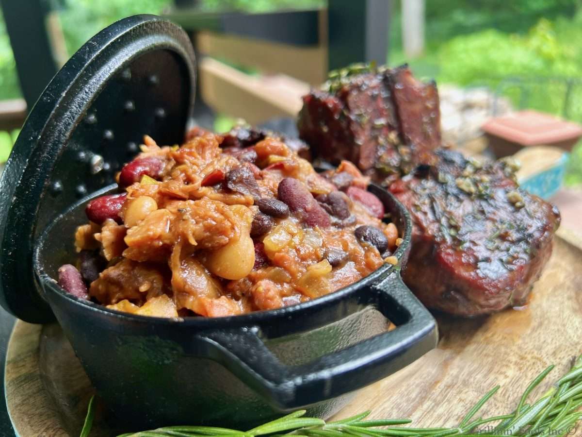 Smoked Cowboy Beans Recipe dlvr.it/TBy2dk