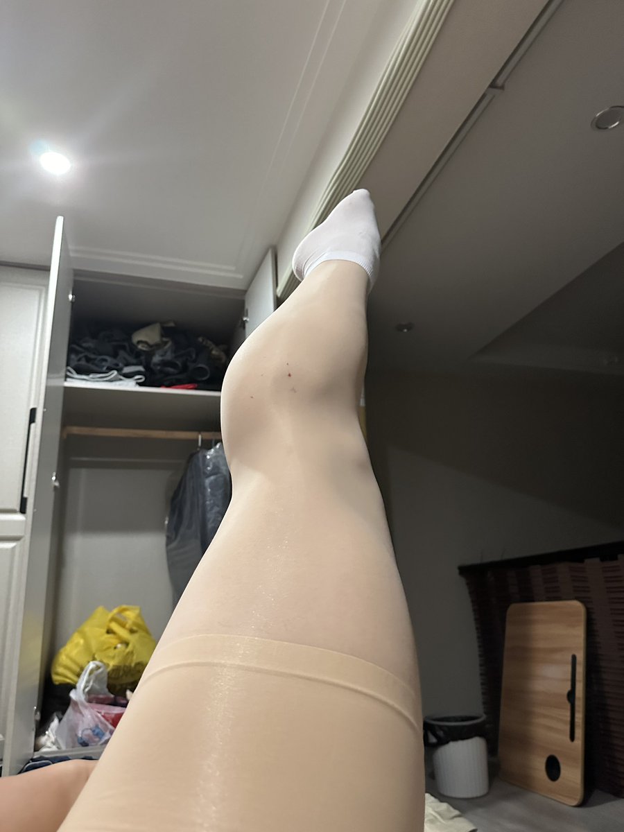Pickering7077's tweet photo. 好喜欢 #cdm #sissy #pantyhose #伪娘丝袜 #伪娘cd https://t.co/NMRw27SdPX