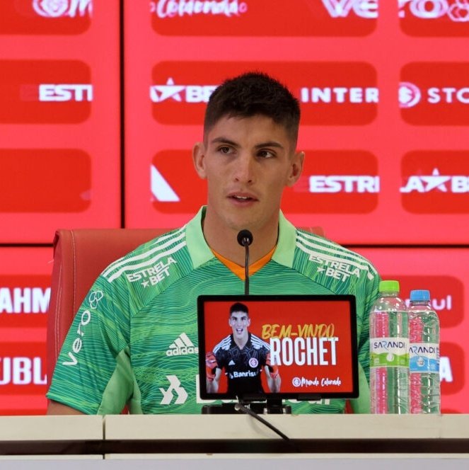 opaixaocolorada's tweet image. Com a fase ruim dos nossos atacantes nas cobranças de pênalti, vocês dariam para o Rochet ser o cobrador oficial?