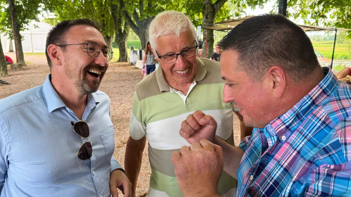 A_Dutremble's tweet photo. 🪗🎶 Accueil chaleureux aux guinguettes d’Étang-sur-Arroux.

Beaucoup d’animations qui dynamisent la vie locale. Merci à Anthony Marlot pour l’organisation de l’événement. https://t.co/bQ0xOIPQTV