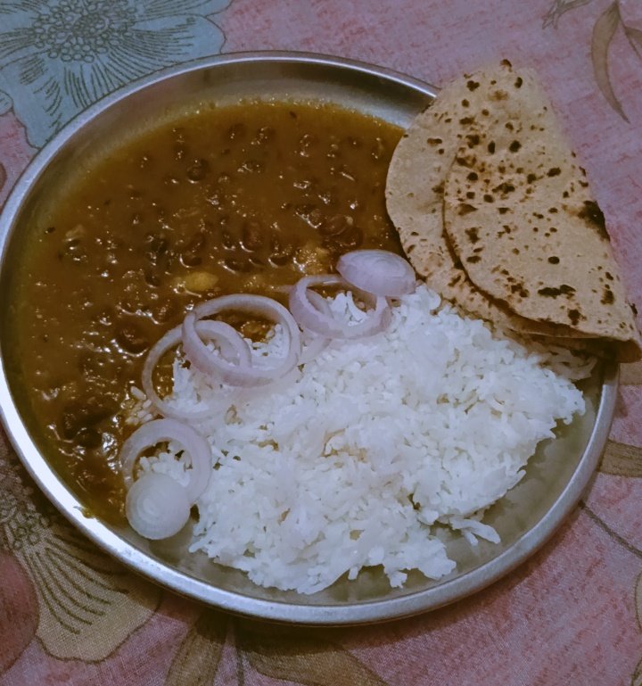 antra_9711's tweet photo. Rajma chawl is lob 💫 https://t.co/rq9zD32vRL