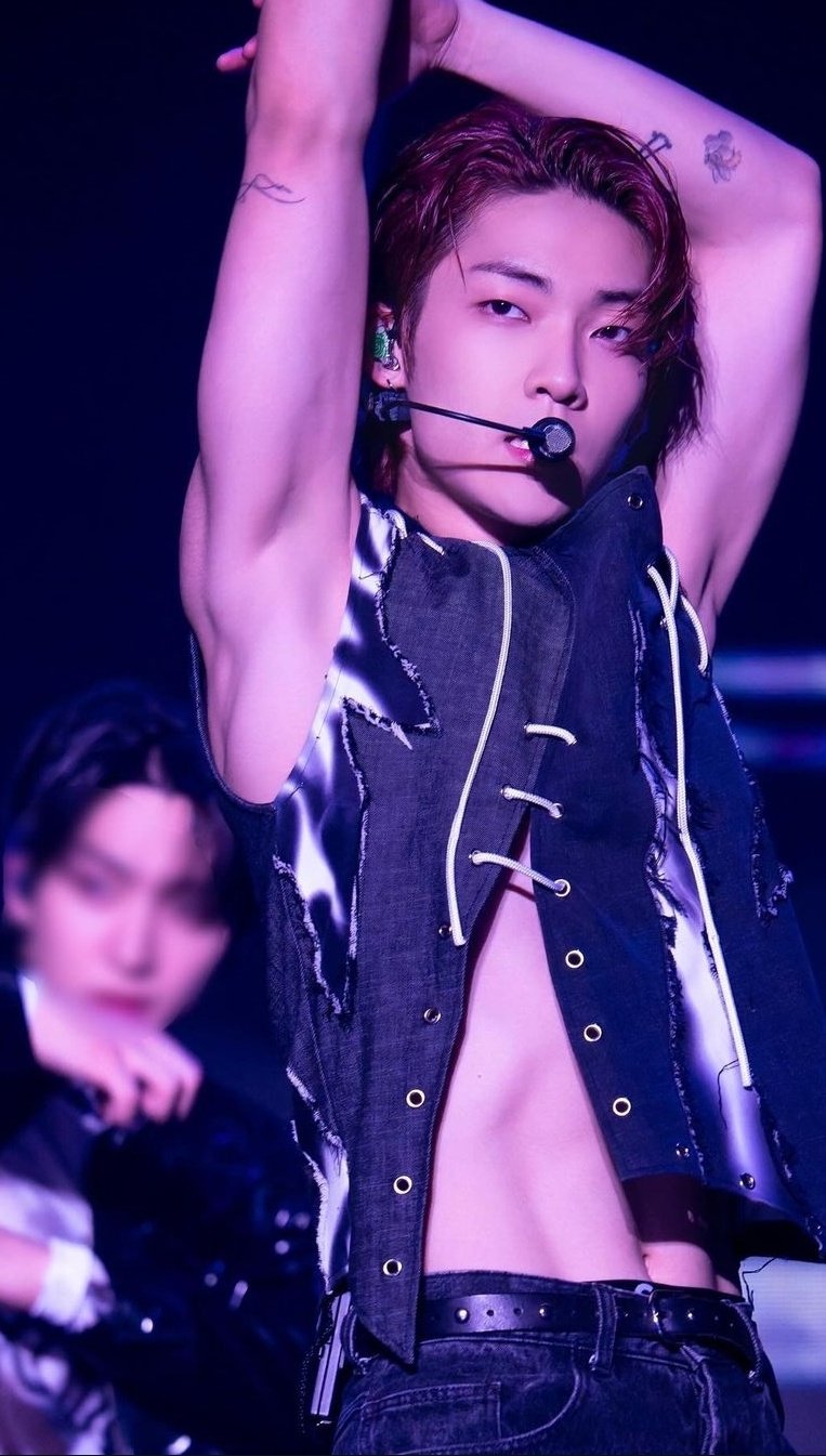 Legendary Kpop Abs ♂️ on X: 