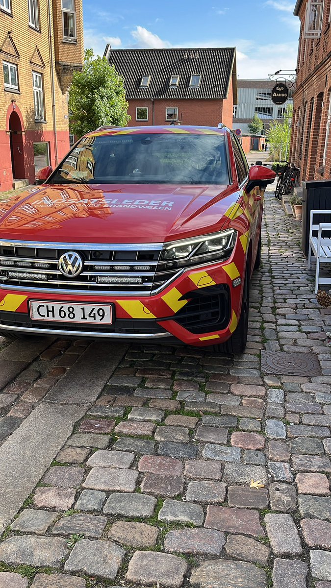 Brand i bygning Fugholm/Horsens. Brand i tag, branden er nu slukket og vi er på vej hjem. Vi har været på stedet med 7 mand og 3 køretøjer.