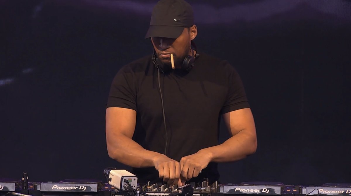 Space boy tweet media