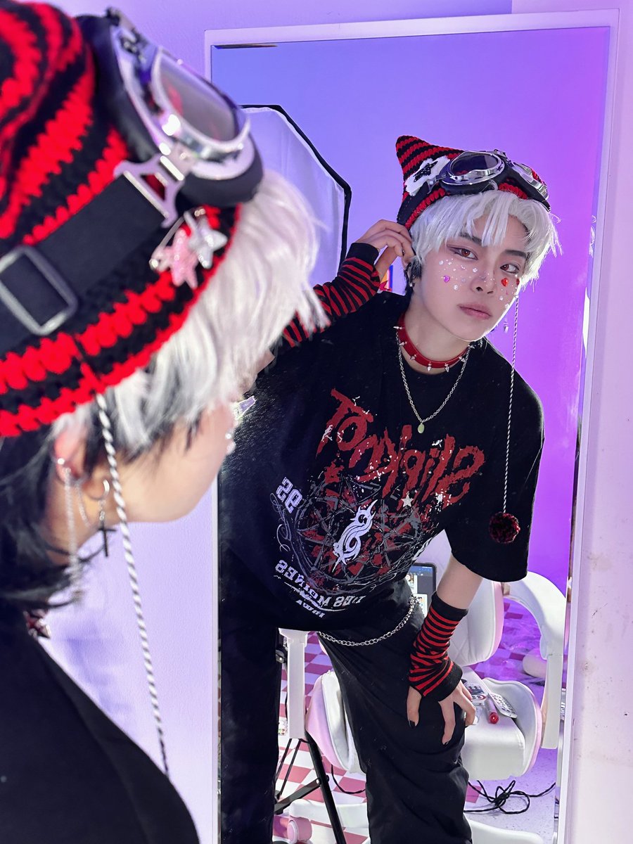 ❤🔥

갓트윈 갓진사 갓헬퍼들 사이에서 대가리 빡빡 치기
금쪽이랑 촬영하느라 고생 많으셨어요🥺🫶🏻
다들 감사합니다 블락만은 참아주세요