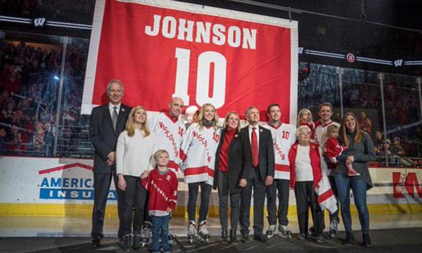 HellerSports's tweet photo. Tuesday night…tickets limited!!!
Enjoy a special night with hockey legend Mark Johnson. Our next @RedandWhite331 BS &amp; Bourbon is Aug 20th. Meet and greet…get an autograph and a picture. Hear the back stories of the Miracle on Ice.
Don’t miss it!

https://t.co/RaxF2XRGL8 https://t.co/t7hSLrld6y