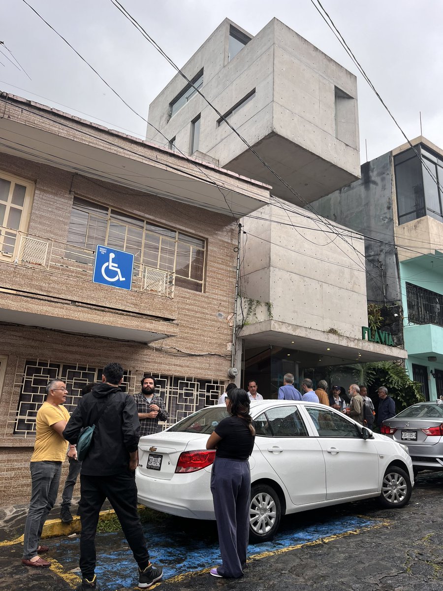 Así vivimos la inauguración de Papantla bajo la lluvia tus hijos vuelan de Rodrigo Ímaz. No te la pierdas, abierta hasta el 5 de octubre. 

¡Te esperamos! ¿Dónde? Flavia, Jiménez 42, en el corazón ❣ de Xalapa.