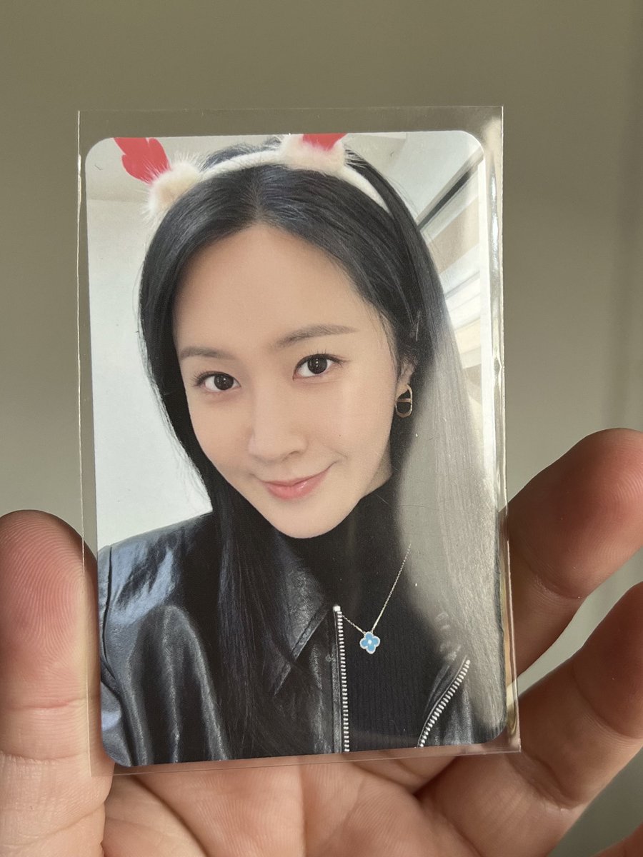 :¨ ·.· ¨:⠀
 `· . ୨୧ feedback positivo para <a href="/_kwonseulgi/">stefanie</a> que me vendeu essa yuri christmas linda! o processo de compra e envio do card foi super tranquilo, veio muito bem embalado e seguro! eu ameiiii 💗