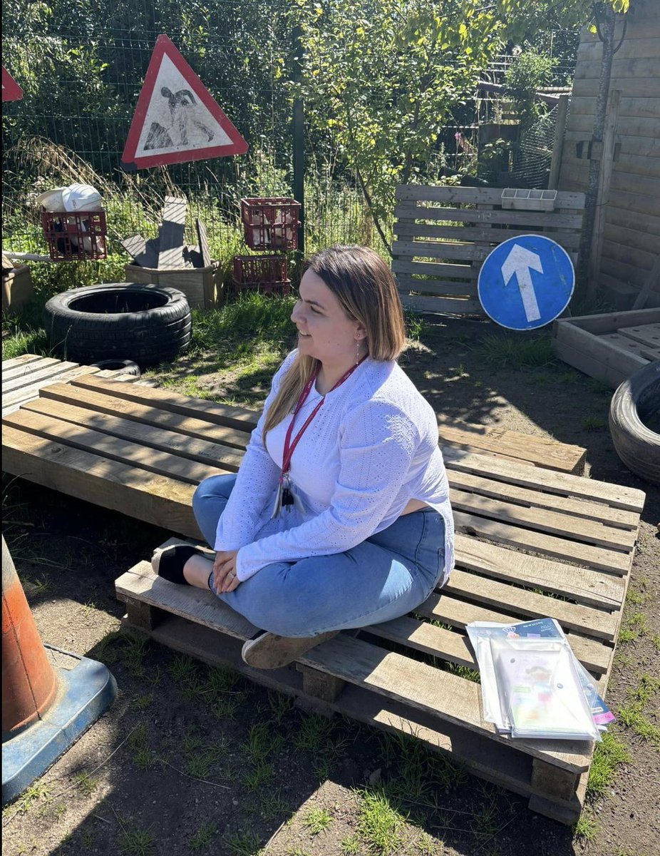 Here’s some photos from yesterday at Dargavel ELCC.
Thank you for making me feel so welcome everyone and for being part of our Do-BeMindful community.
#wellbeing #outdoorlearning #mindfulness #selfregulation #healthandwellbeing #cpd 
<a href="/RenEdHWB/">Renfrewshire Health and Wellbeing Education Team</a> <a href="/DargavelPrimary/">Dargavel Primary School</a>
