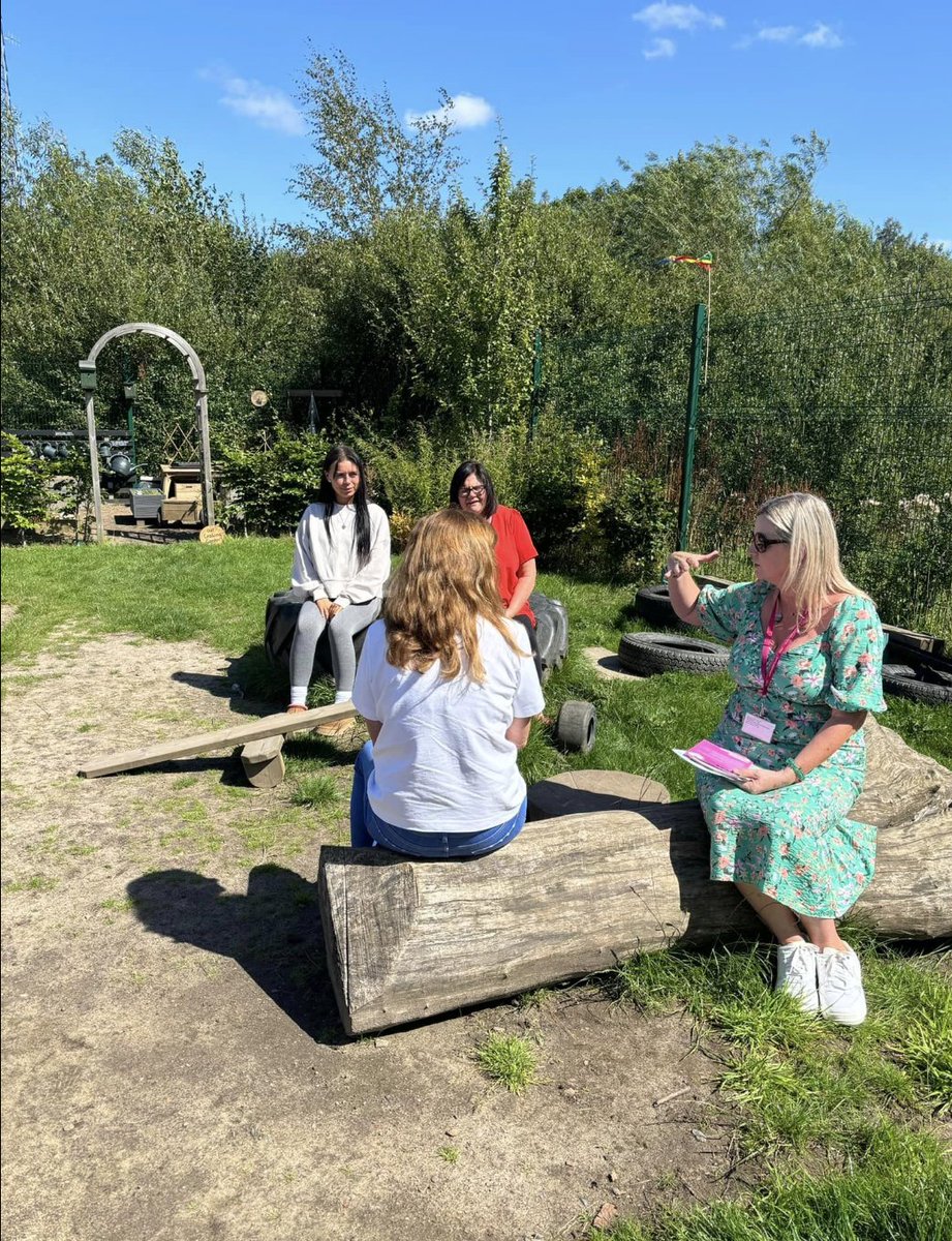 Louise Smith tweet media