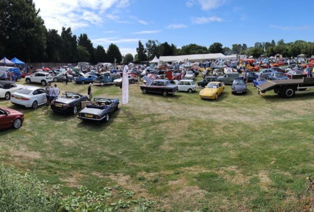 Fantastic turnout for the South Beds Classic Car Meet!  Thank you everyone for coming and raising over £7,000 for local charities !